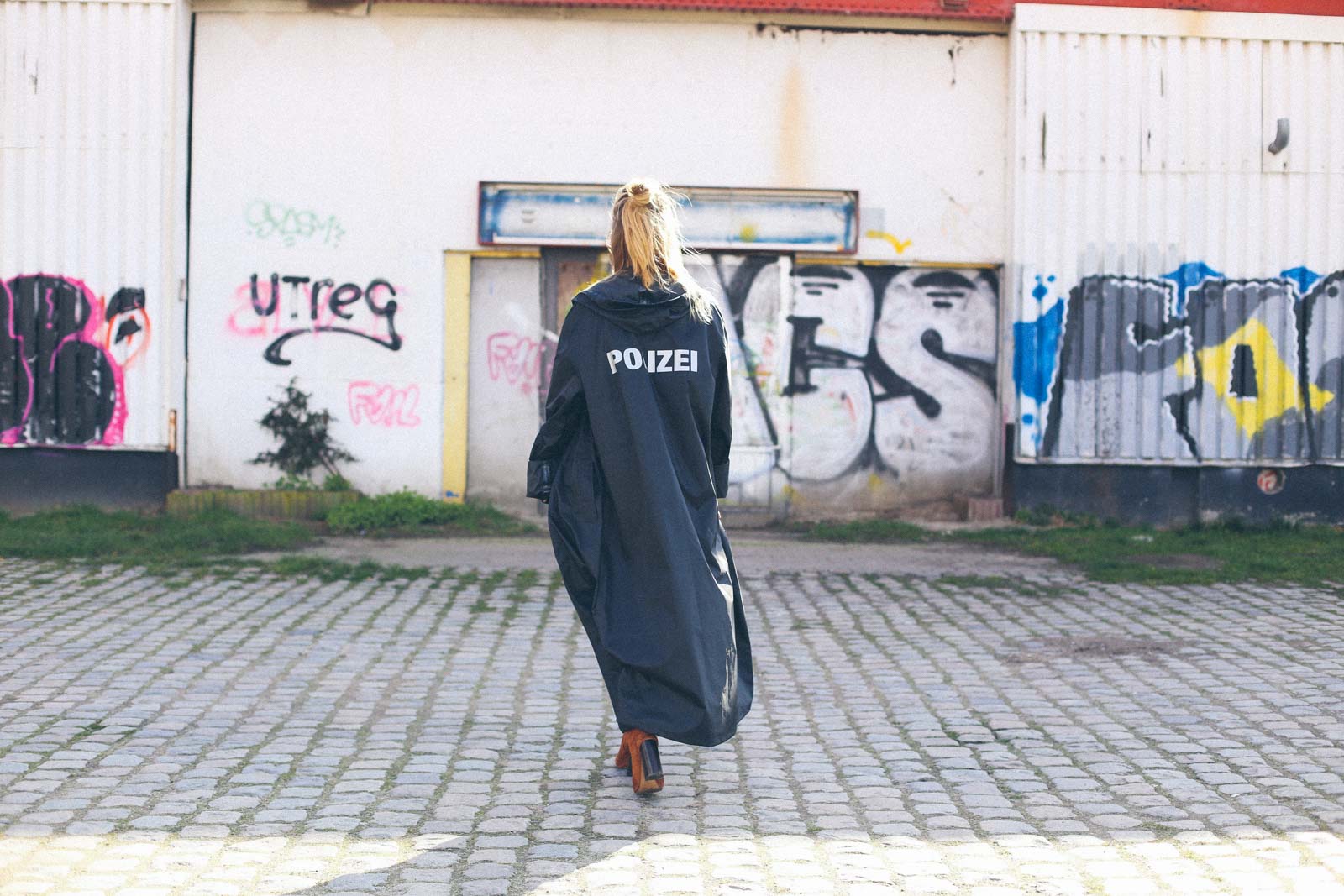 ruthvansoom-polizei-vetements-3